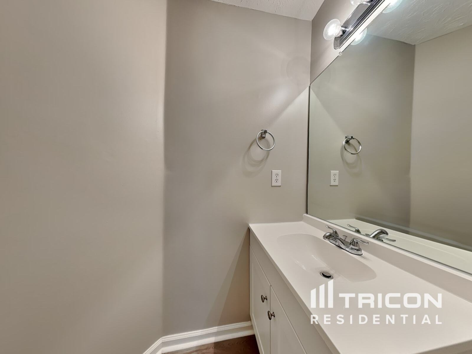 Building Photo - 2700 Peachtree Parc Ln