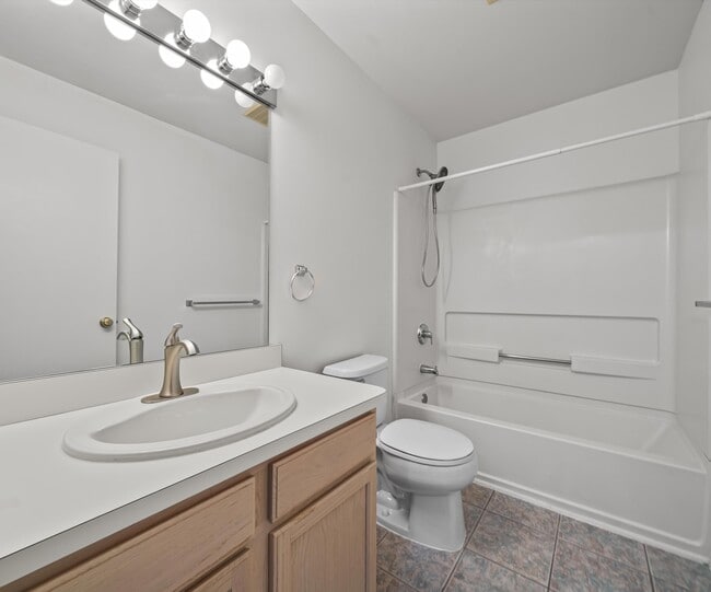 Building Photo - 1696 Reserve Ct