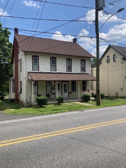 Building Photo - 1167 Main St