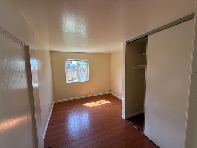 Building Photo - 317 45th St