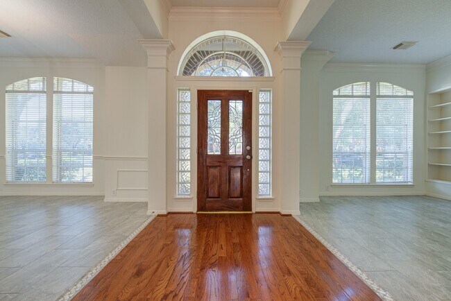 Building Photo - 1315 Crescent Pkwy Ct