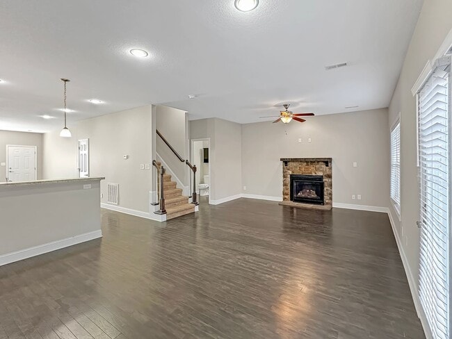 Building Photo - Perfect Location! Beautiful 3 bedroom home for rent!