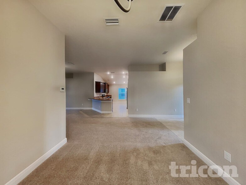 Building Photo - 14502 Dunrobin Dr