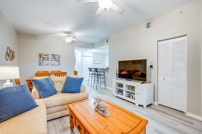 Building Photo - 15430 Bellamar Cir