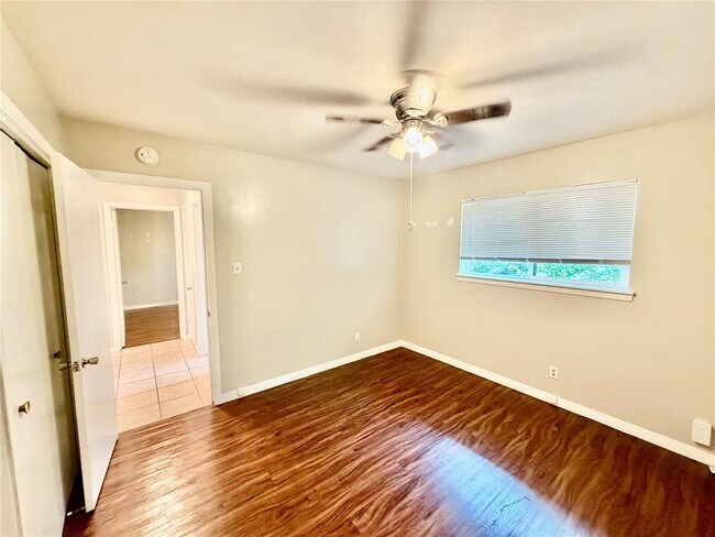 Building Photo - 2201 Lanier Dr