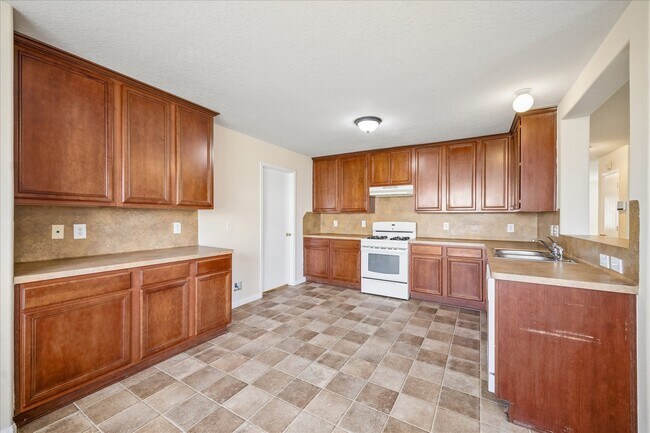 Building Photo - 20218 Stonegrove Ct