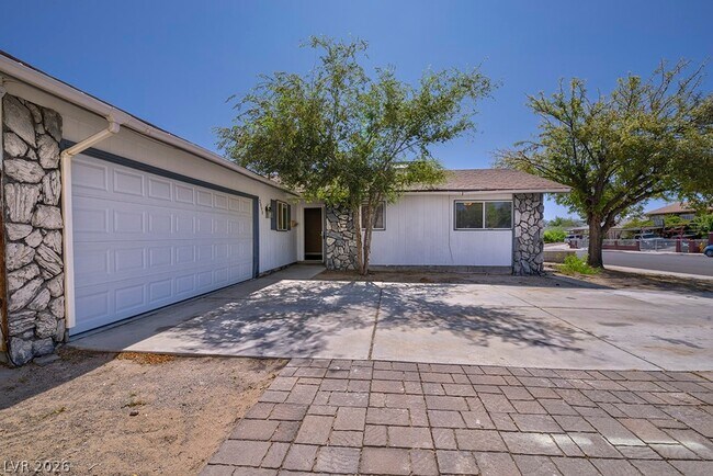Building Photo - 3990 E Syracuse Dr