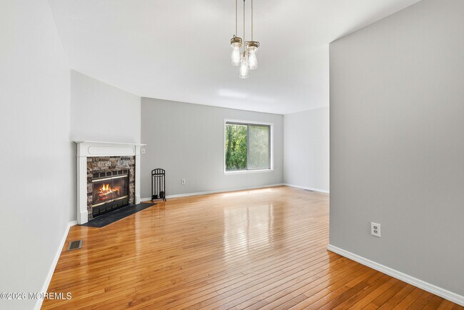 Building Photo - 802 Alpine Trail