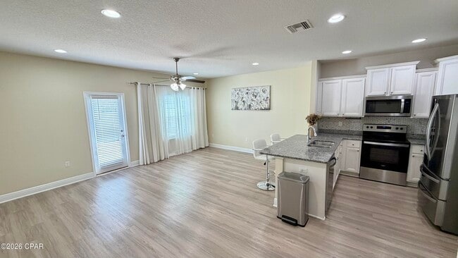 Building Photo - 7520 Shadow Lake Dr