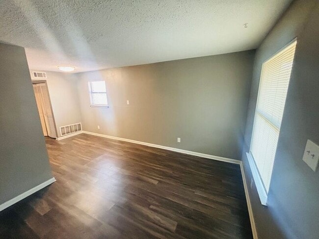 Building Photo - 9 Meredith Ct