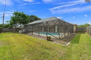 Building Photo - 329 SE Oakridge Dr