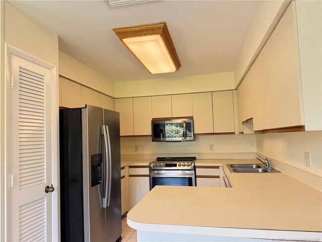 Building Photo - 2621 SW Egret Pond Cir