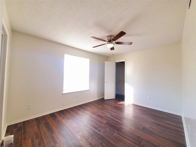 Building Photo - 6605 Park Pl Dr