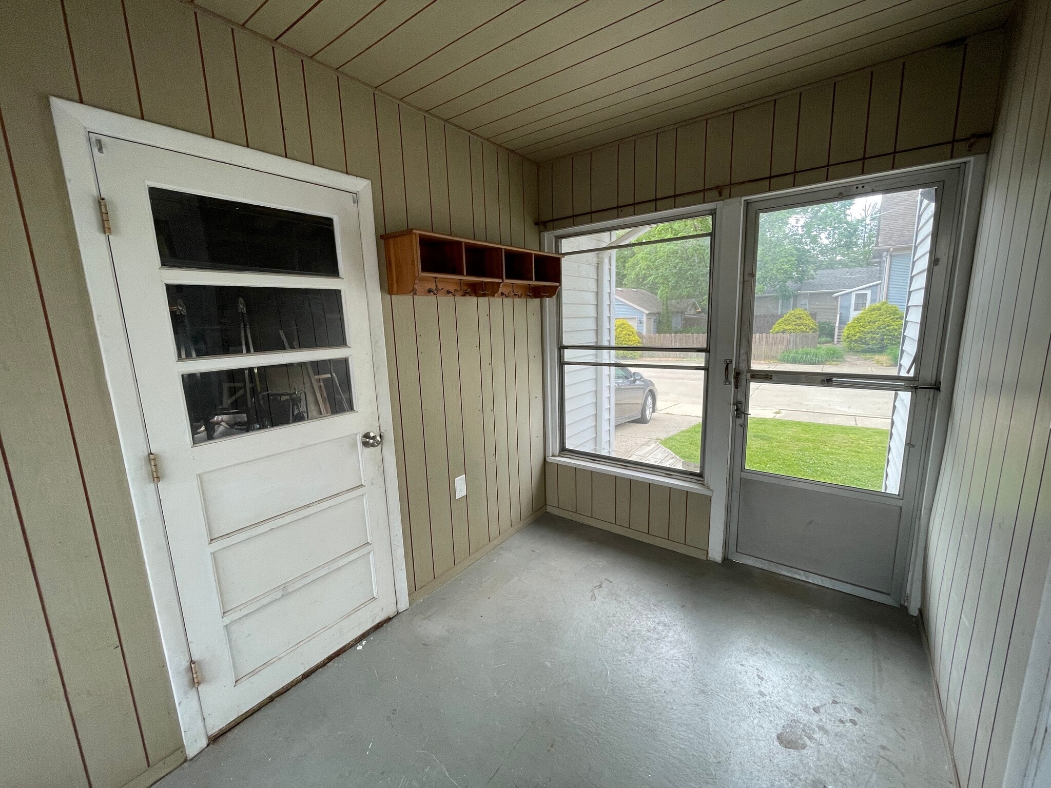 Building Photo - 1704 pixley avenue