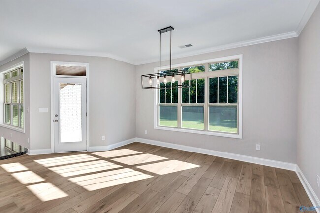 Building Photo - 9057 Redstone Square Dr