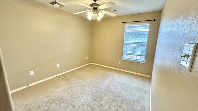 Building Photo - 5030 Birch Manor Ln