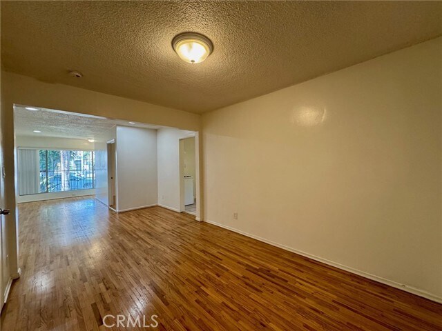 Building Photo - 1372 W 36th St