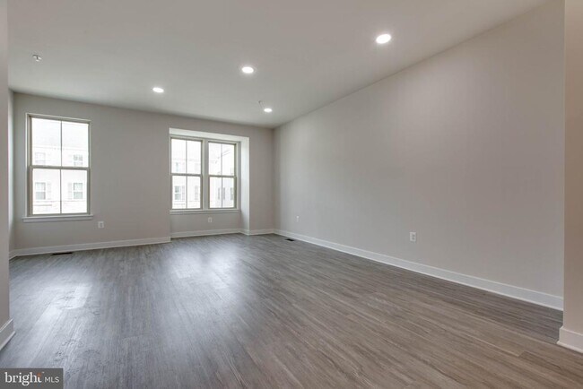 Building Photo - 149 Lyons Crk Dr