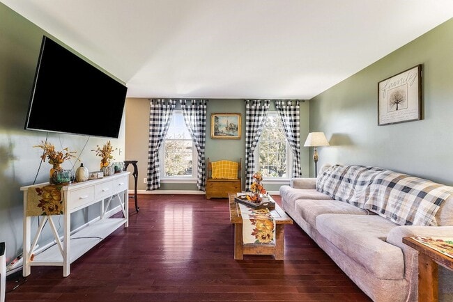 Building Photo - 1141 Decca Dr