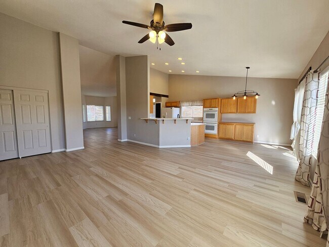 Building Photo - Cold Springs Beauty - Immaculate Newer Hom...