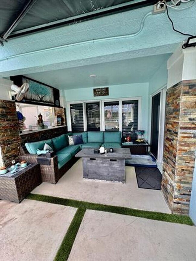 Building Photo - 1081 Wilshire Cir E