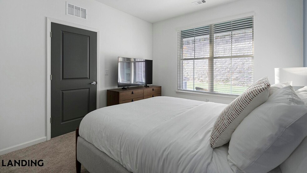 Building Photo - 2800 Milan Ct