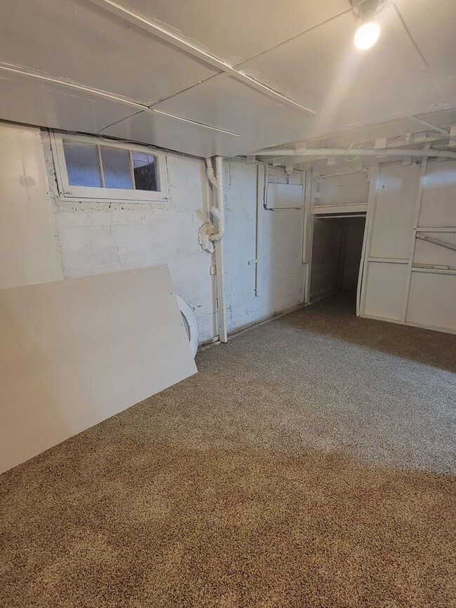 Building Photo - 2 BEDROOM AND 1 BATH NEXT TO UNM CAMPUS