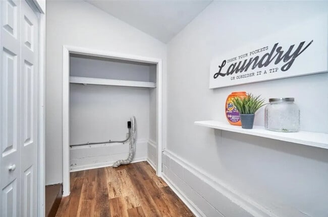 Building Photo - 21507 Court St