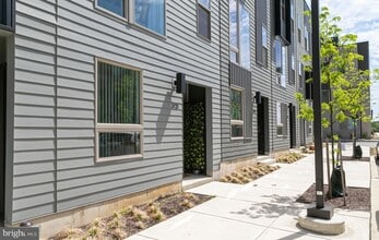 Building Photo - 3123 Beachview Ln