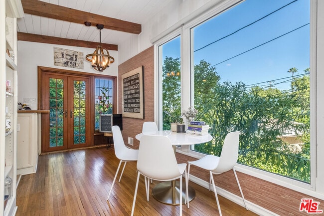 Building Photo - 2385 Sunset Heights Dr