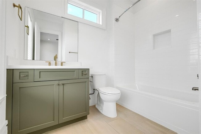 Building Photo - 39 Crain Sq Blvd