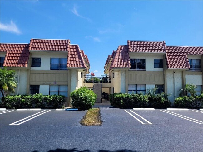 Building Photo - 11096 Royal Palm Blvd