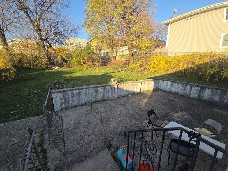 Building Photo - 1410 45th St