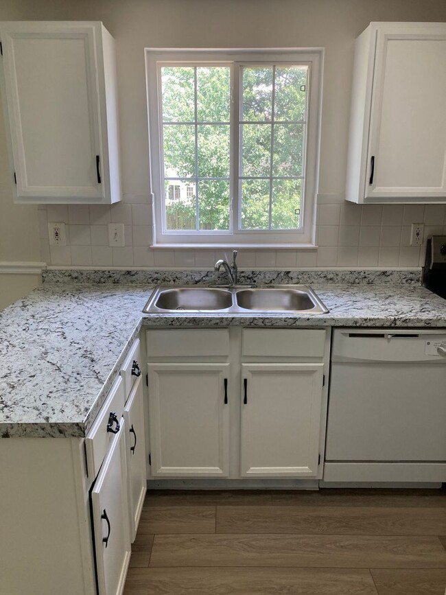 Building Photo - Farmbrook Rental