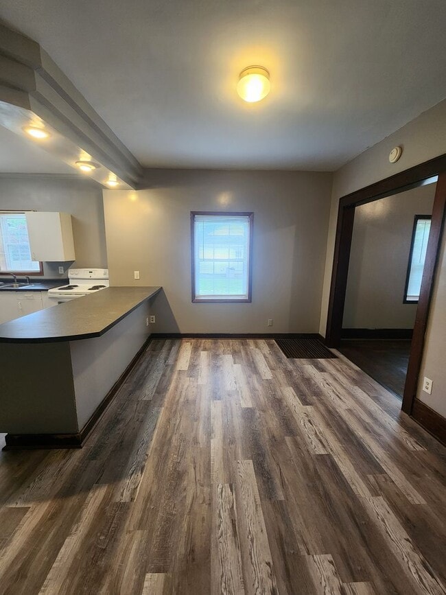 Building Photo - 417 Taylor Ave