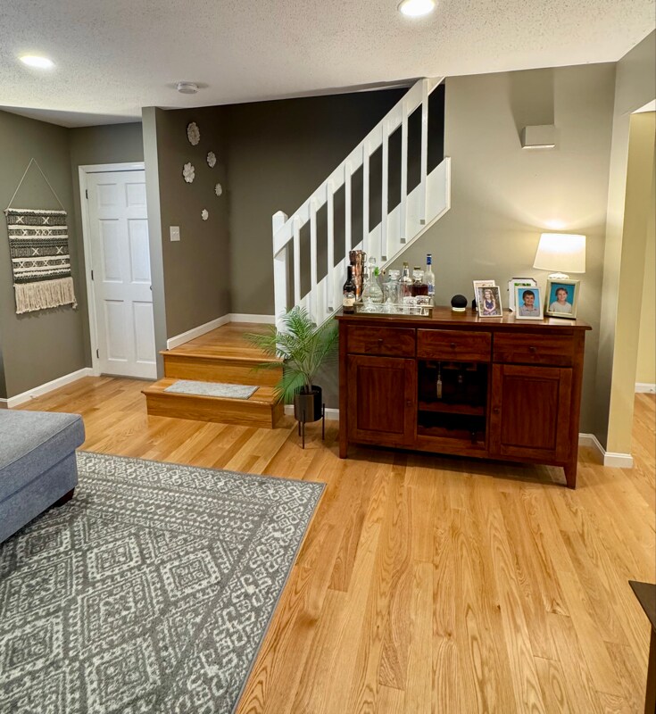 Building Photo - 275 Donohue Rd