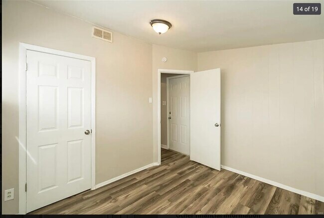 Building Photo - 7832 Atherstone Dr