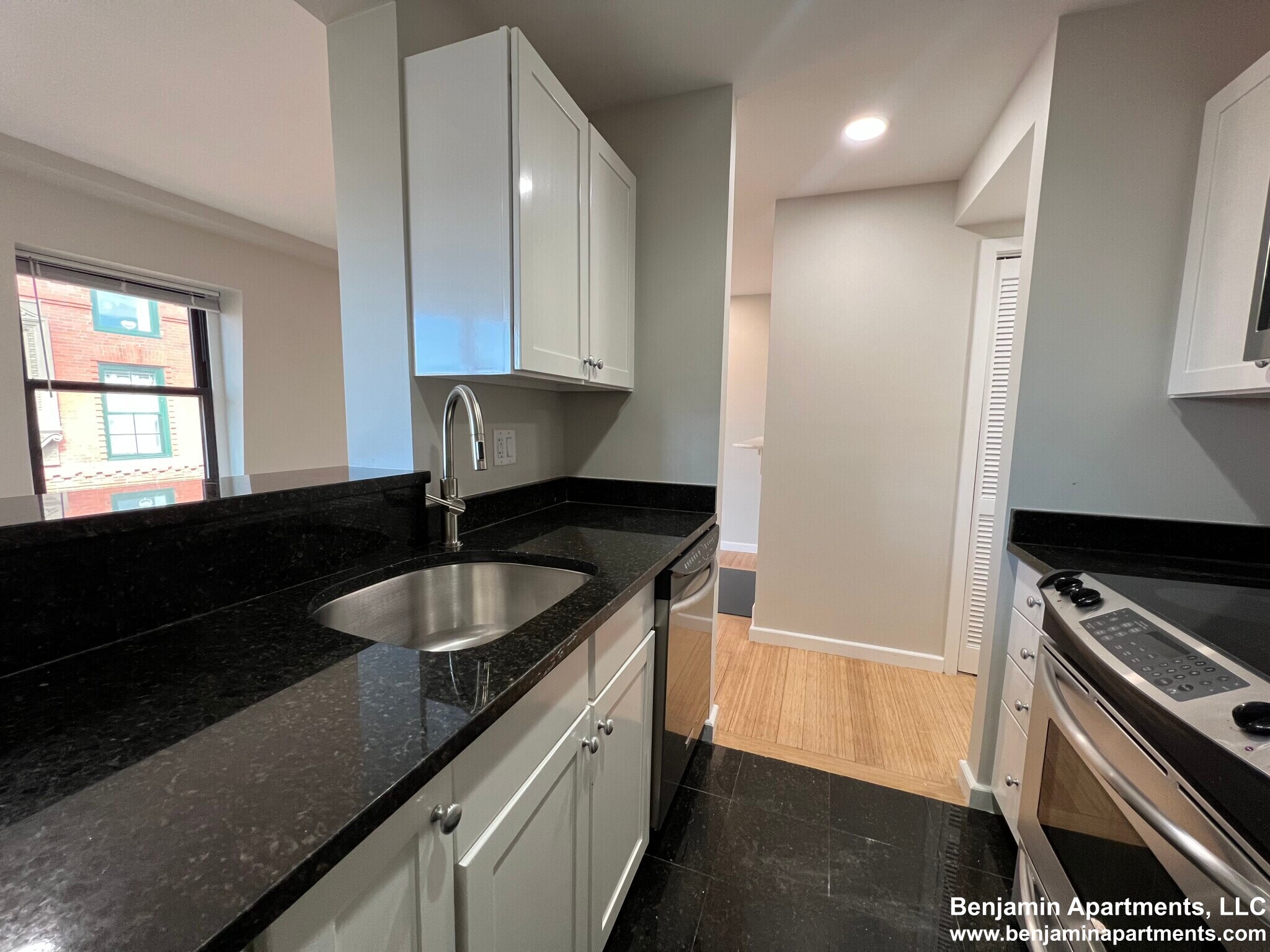 Building Photo - 1601 Washington St