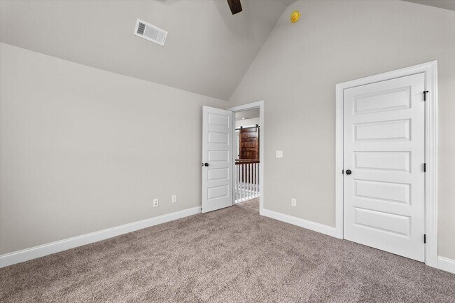 Building Photo - 2987 Rosewood Dr