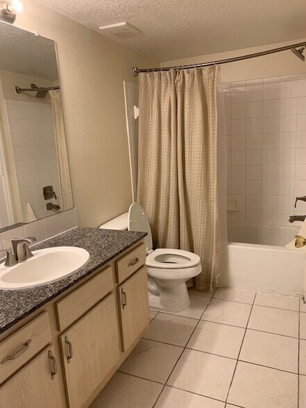 Building Photo - 738 Crest Pines Dr