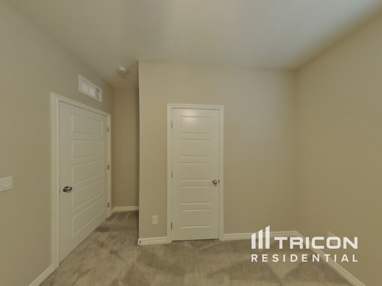 Building Photo - 6563 Smithville Ave