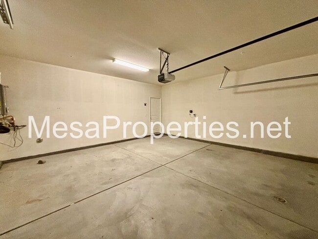 Building Photo - 13975 Camino Cinco St