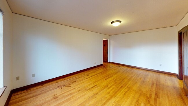 Interior Photo - Viceroy Apartments