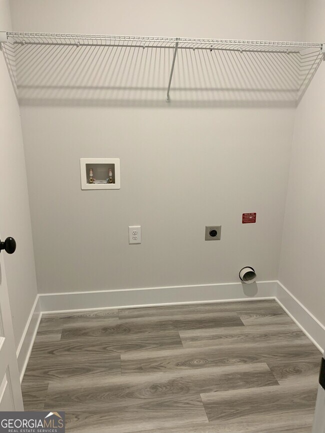 Building Photo - 117 Lake Meadows Dr