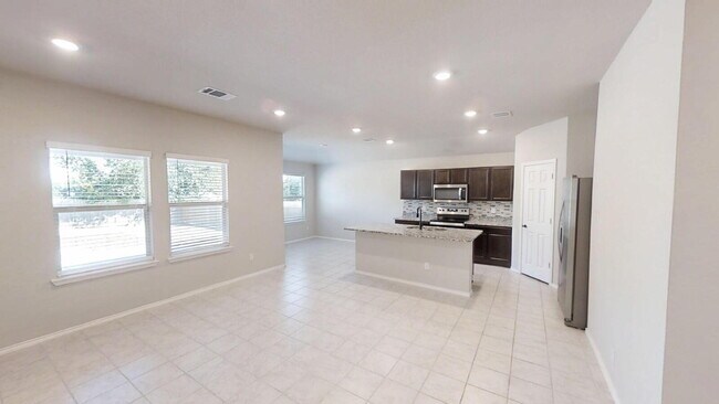 Building Photo - 4902 Karen Grn Dr