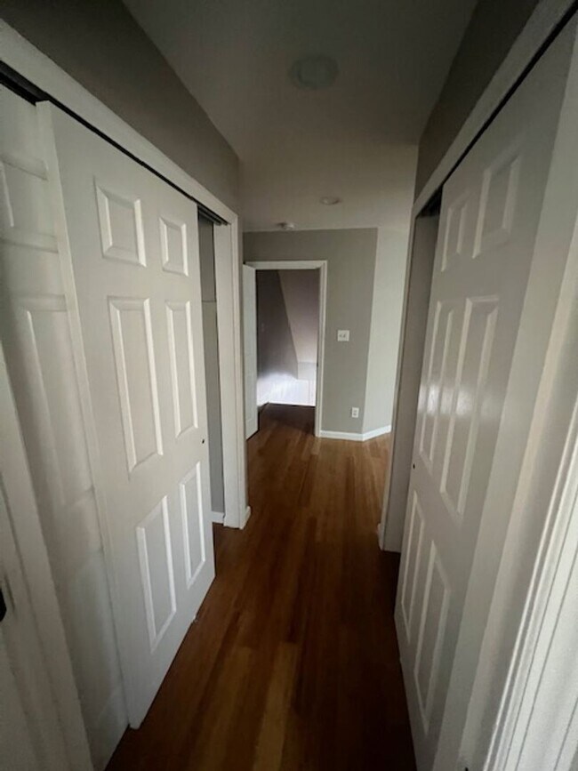 Building Photo - Stunning 3BD / 3BA Home with Rooftop Deck & Private Backyard — Ready to Call Home!