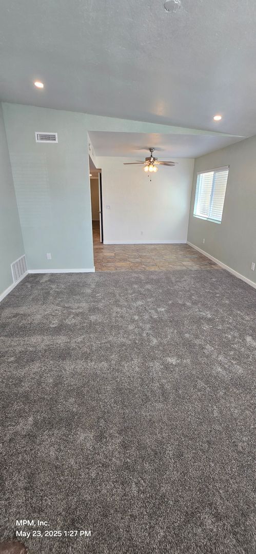 Building Photo - 2 Bedroom 2 bath home in Sierra Bonita sen...