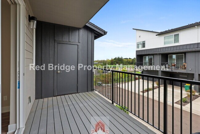 Building Photo - 17325 SW Goldcrest Ln