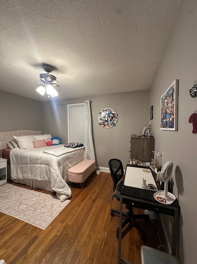 Building Photo - 314 Pleasant St