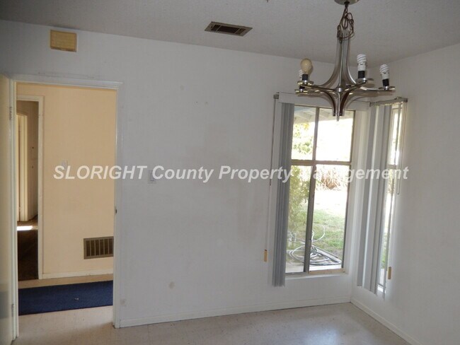 Building Photo - AVAILABLE JULY  - Laguna Lake Home on Large Lot - 3 Bedroom / 2 Bathroom